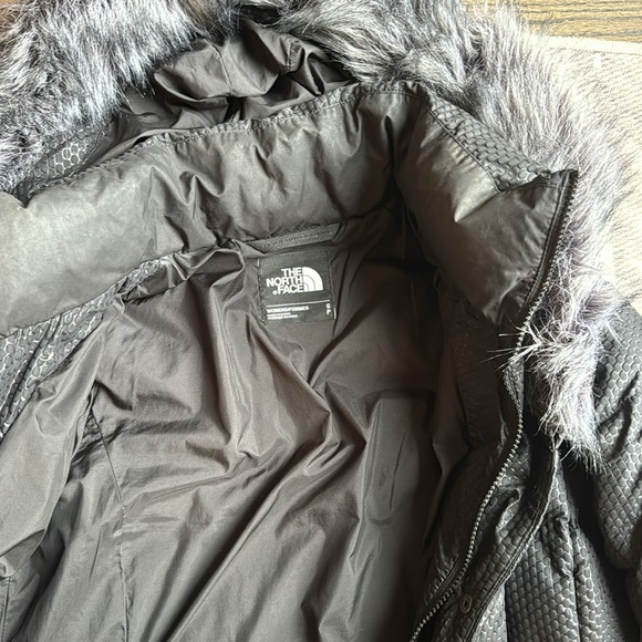 The north face size small puffer coat with fur hood. Excellent condition. - Picture 6 of 10